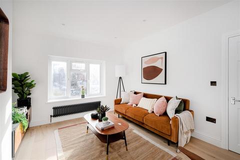153 Warner Road, London, E17 7DX