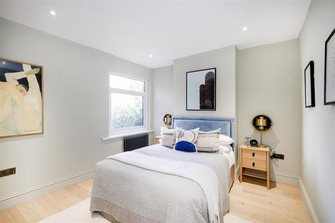 153 Warner Road, London, E17 7DX