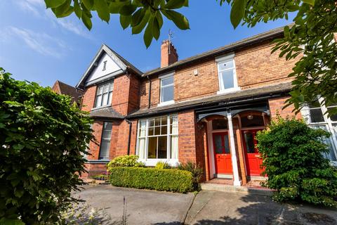 4 bedroom townhouse for sale, Wellington Road, Nantwich