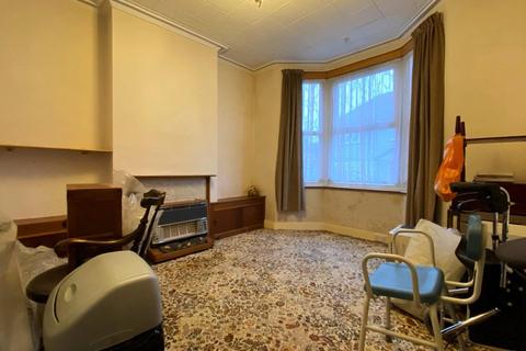 10 Canterbury Road, Gravesend, DA12 5PD
