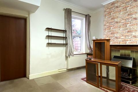 10 Canterbury Road, Gravesend, DA12 5PD