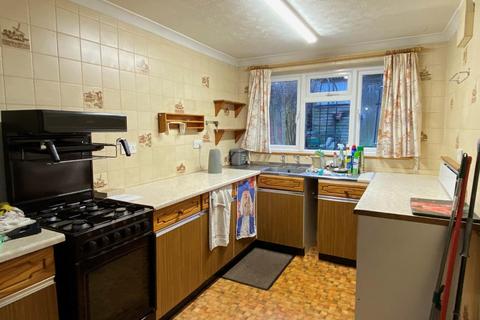 10 Canterbury Road, Gravesend, DA12 5PD