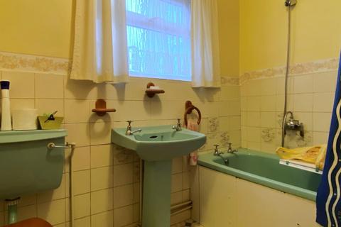 10 Canterbury Road, Gravesend, DA12 5PD