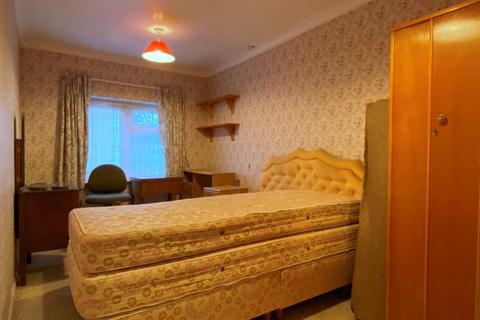 10 Canterbury Road, Gravesend, DA12 5PD