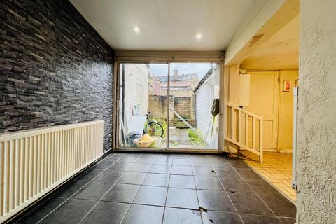 4 bedroom end of terrace house for sale - Rochester Street, Chatham