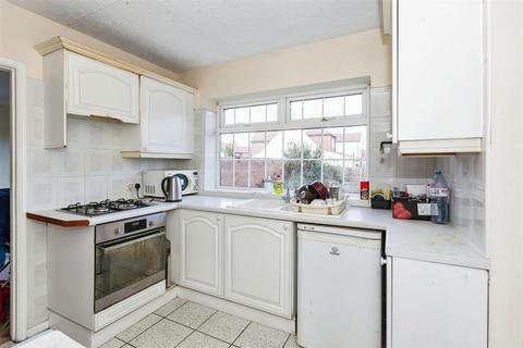 3 bedroom semi-detached house for sale - Langley Road, Langley