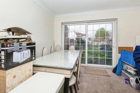 137 Langley Road, Slough, SL3 7DZ