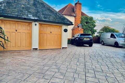 4 bedroom detached house for sale, School Lane, Colchester CO5