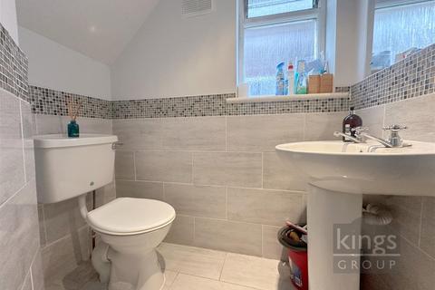 3 bedroom semi-detached house for sale, Amberley Road, Enfield