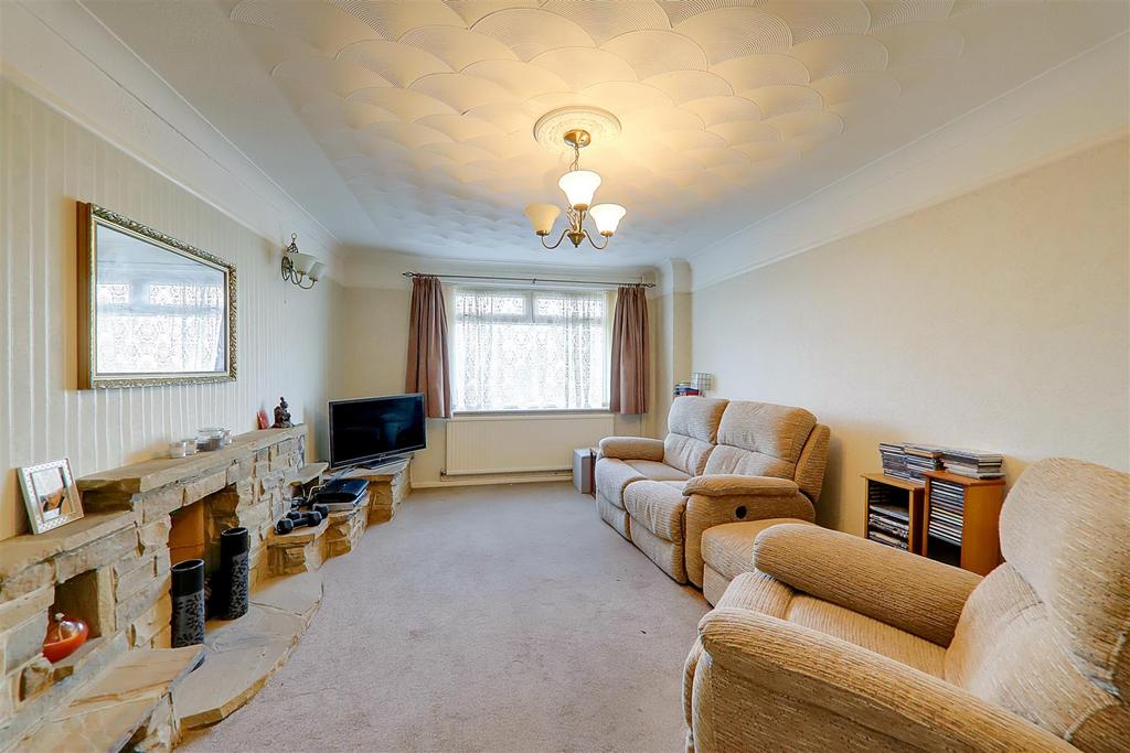Ullswater Road, Sompting, BN15 3 bed chalet for sale £425,000