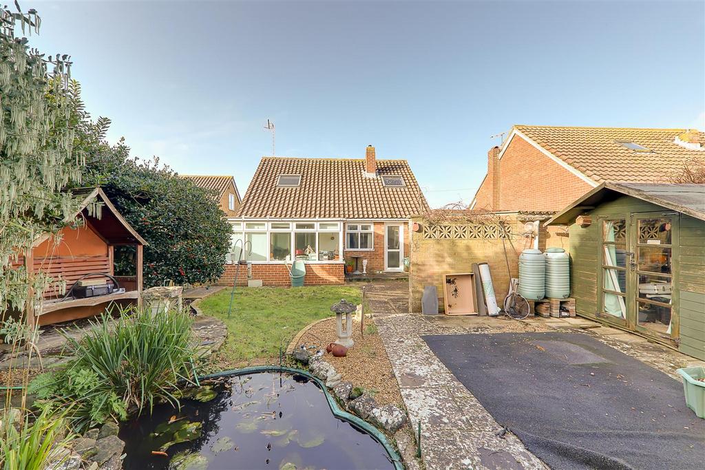 Ullswater Road, Sompting, BN15 3 bed chalet for sale £425,000