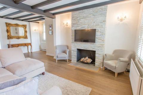 4 Course Road, Ascot, SL5 7HL
