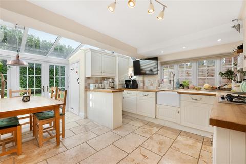 4 Course Road, Ascot, SL5 7HL