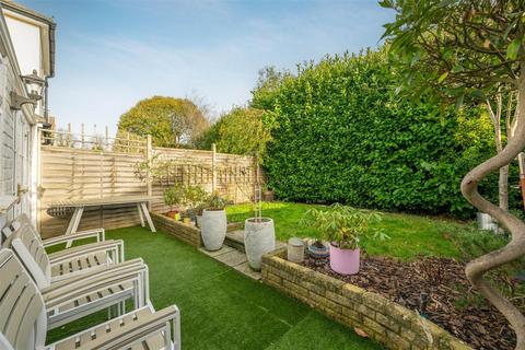 4 Course Road, Ascot, SL5 7HL