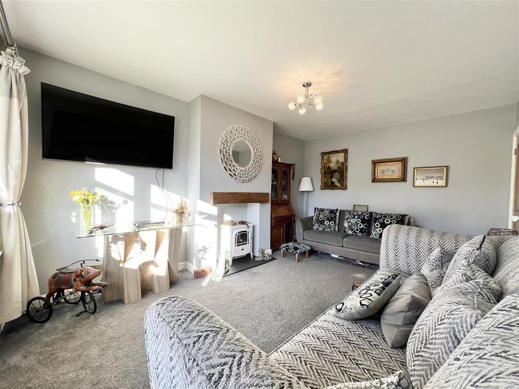 Milestone Drive, Hagley, Stourbridge 4 bed semidetached house for sale