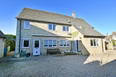 New Milton Back Lane, Fairford, GL7 4AG