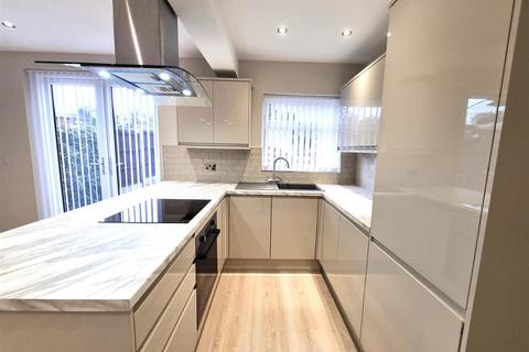 38 Bell Mount View, Leeds, LS13 2JD