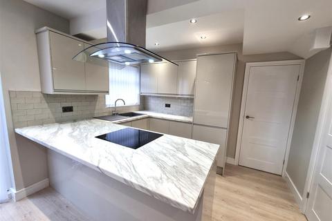 38 Bell Mount View, Leeds, LS13 2JD