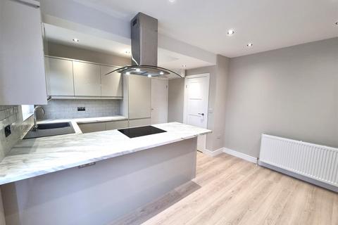 38 Bell Mount View, Leeds, LS13 2JD