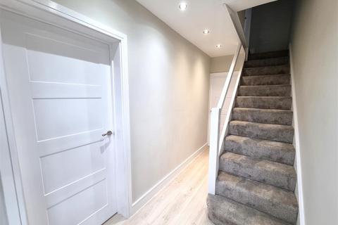38 Bell Mount View, Leeds, LS13 2JD