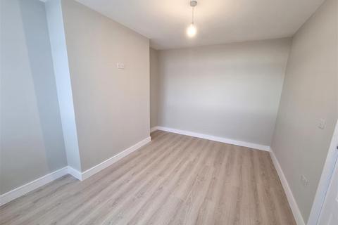 38 Bell Mount View, Leeds, LS13 2JD
