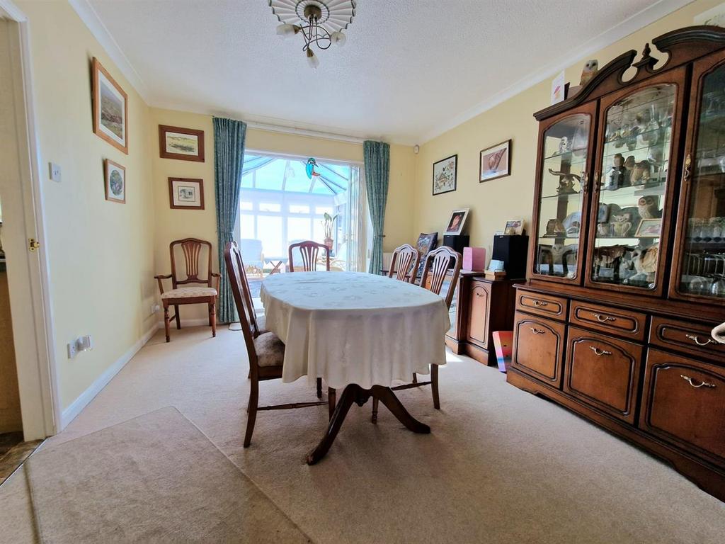 Dining room.jpeg