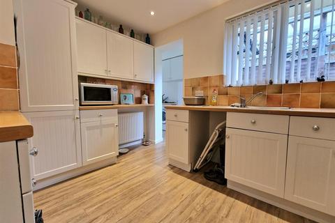 9 Cherry Close, Tiverton, EX16 6EU