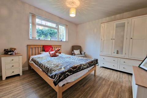9 Cherry Close, Tiverton, EX16 6EU