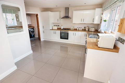 9 Fox Close, Dudleston Heath, Ellesmere, SY12 9NF