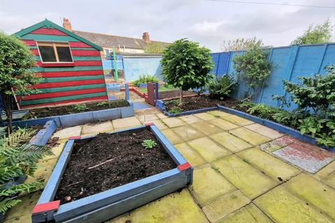 8 Hill Crest, Tiverton, EX16 6AT