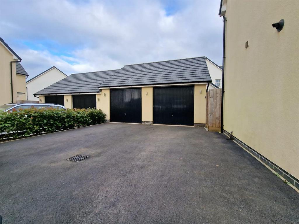Driveway.jpg