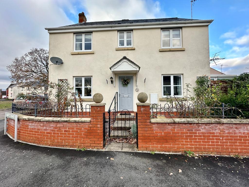 St Johns Close Tiverton EX16 4 Bed Semi detached House 375 000 St Johns Close Tiverton EX16 4 Bed Semi detached House 375 000
