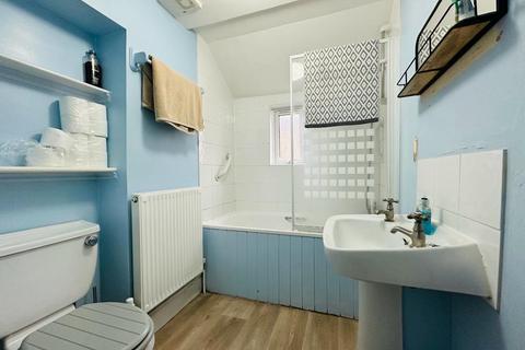 Flat 1, Sunnyside House Lower Town, Halberton, Tiverton, EX16 7AU