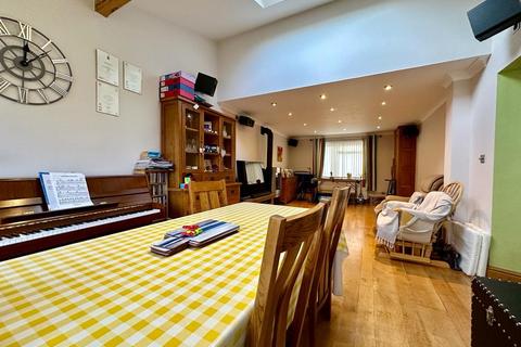 21 Lime Tree Mead, Tiverton, EX16 4PX