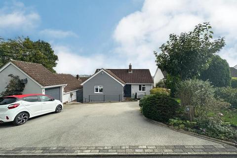 5 Beech Tree Drive, Tiverton, EX16 5BE