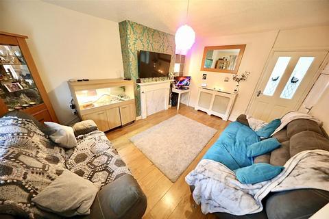 3 bedroom terraced house for sale - Holcombe Close, Hull