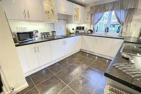 3 bedroom detached house for sale, Church View, Bottesford