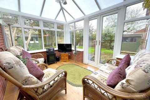 3 bedroom detached house for sale - Church View, Bottesford