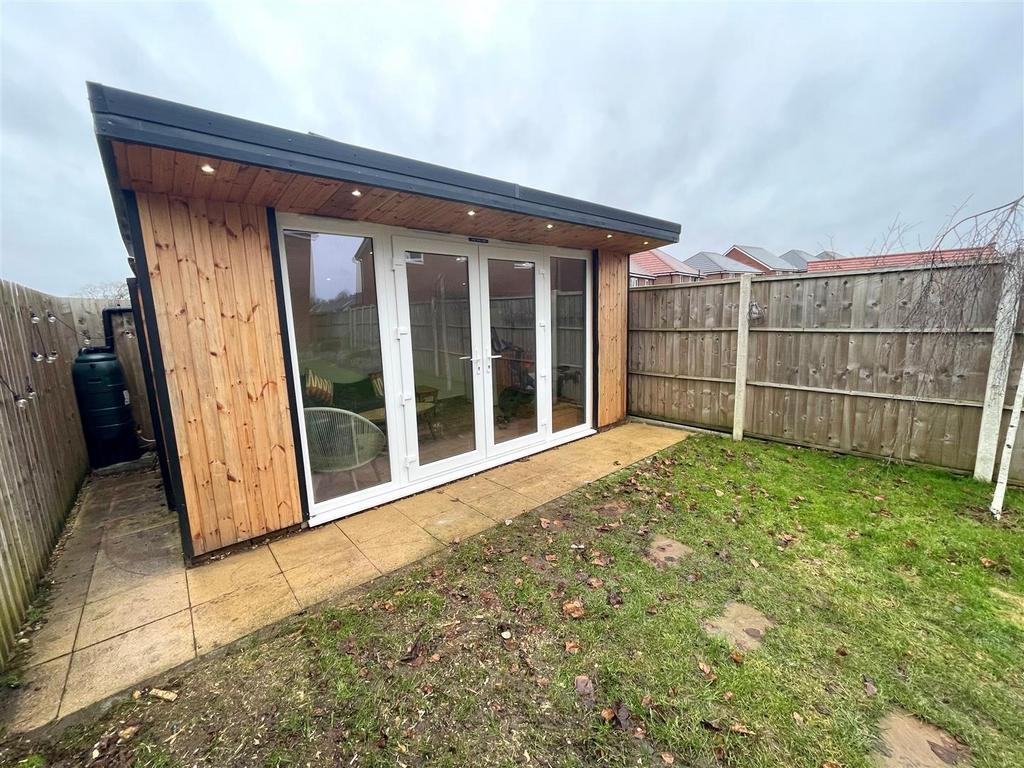 GARDEN ROOM.jpg