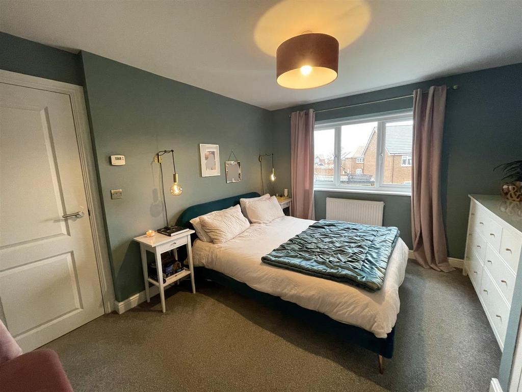 BED 1.jpg