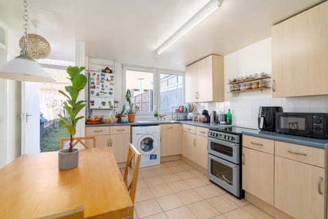 3 bedroom terraced house for sale, Broadwater Road, London