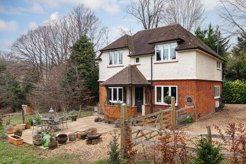 3 bedroom detached house for sale, Bridge Way, Coulsdon CR5