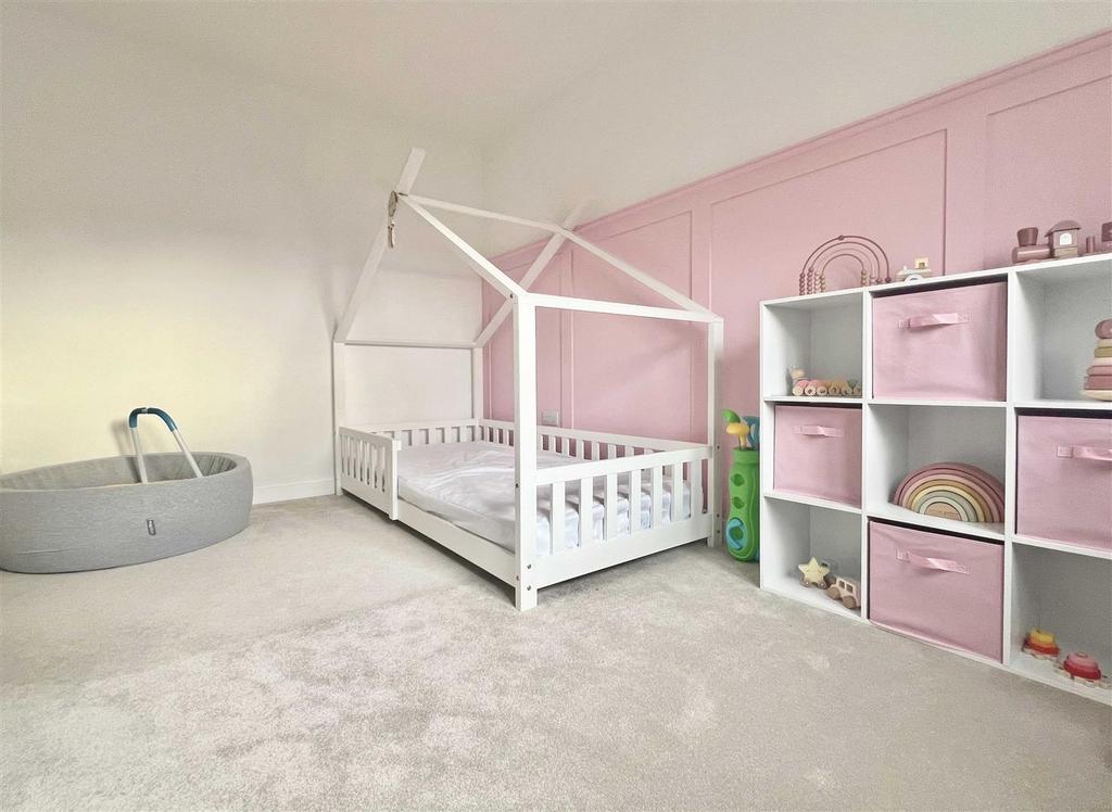 Bed 3b.jpg