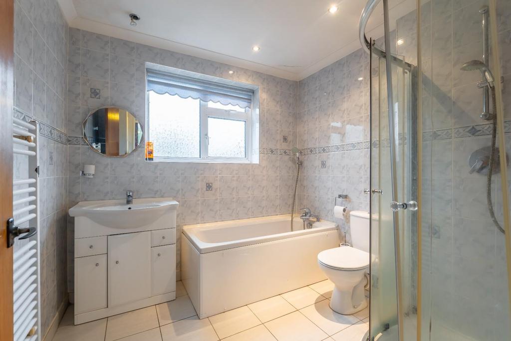 Bathroom-1.jpg