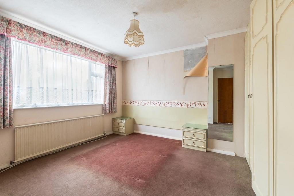 BEDROOM 1-1.jpg