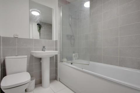 2 Iris Close, Worthing, BN13 3WU