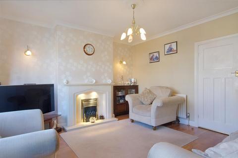 3 bedroom semi-detached house for sale, Queens Drive, Beeston