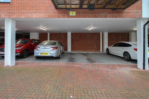 Flat 18, Daisy Court Jackdaw Close, Romford, RM3 0LW