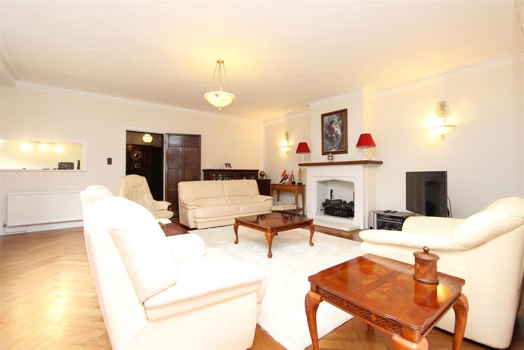 The Drive, Banstead 4 bed detached house for sale £1,350,000