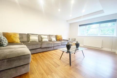 4 bedroom townhouse to rent, Belsize Road, South Hampstead